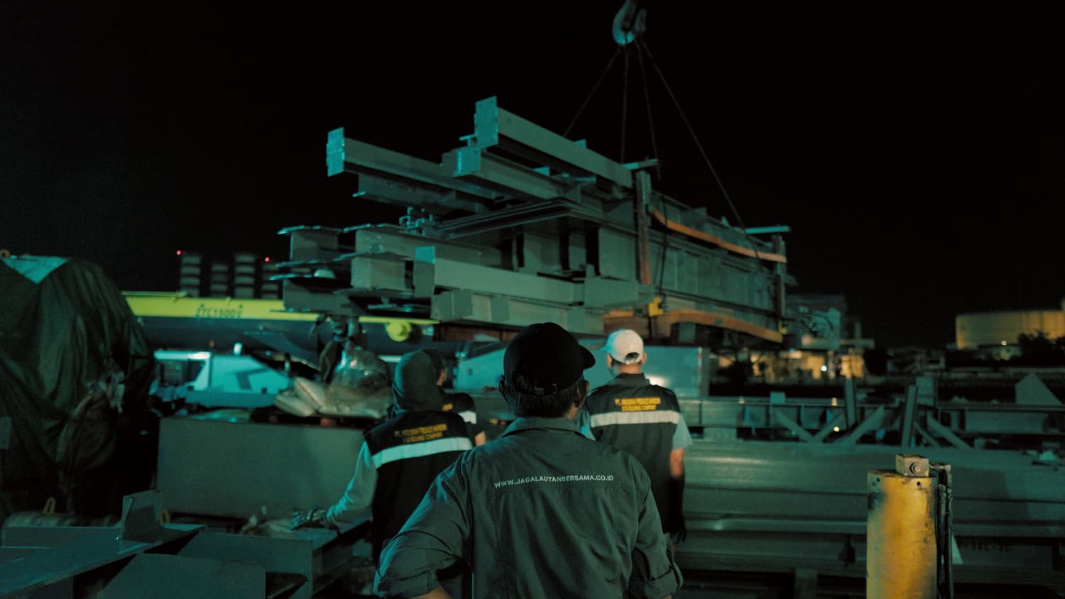 Dokumentasi operasional Logistik Boiler & Accessories: LCT Galaxy 8 - JLB Logistics